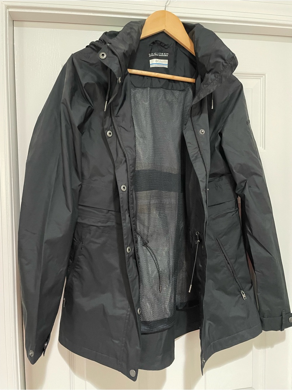 Women’s Columbia Black Waterproof Hooded Jacket Size M
